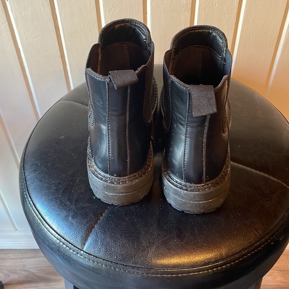 Dunes Chase Chelsea Boots, size 7 - Picture 4 of 6